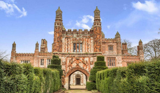 Trope-Spotting with the Hiverton Sisters